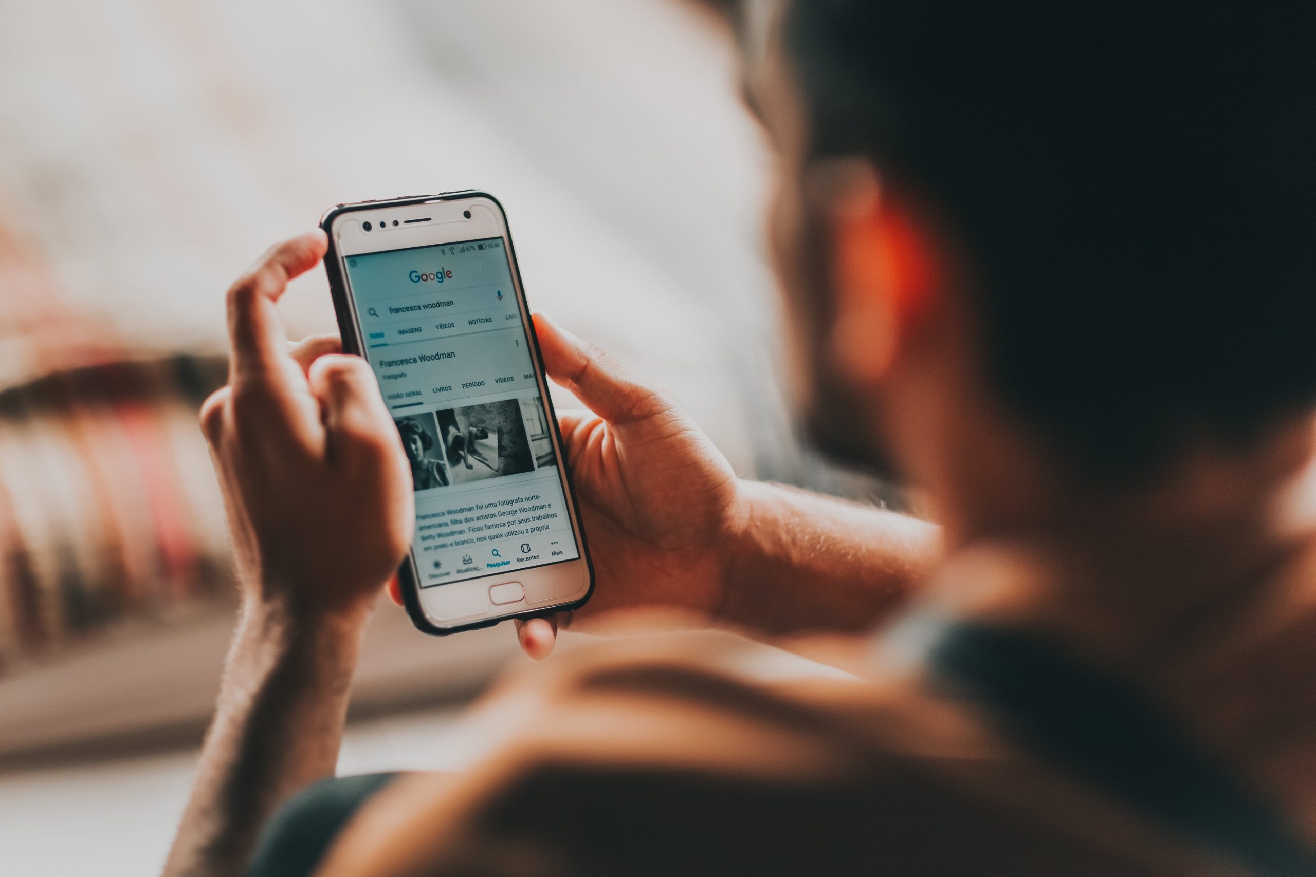 The Paradox of AI Disclosure for Audience Trust in News